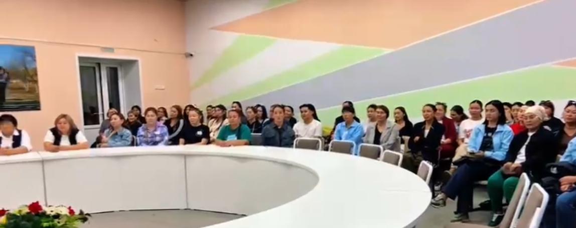 "Бала әлемін түсіну, қолдау, қорғау" тақырыбындағы облыстық ата-аналар сессиясы өткізілді.